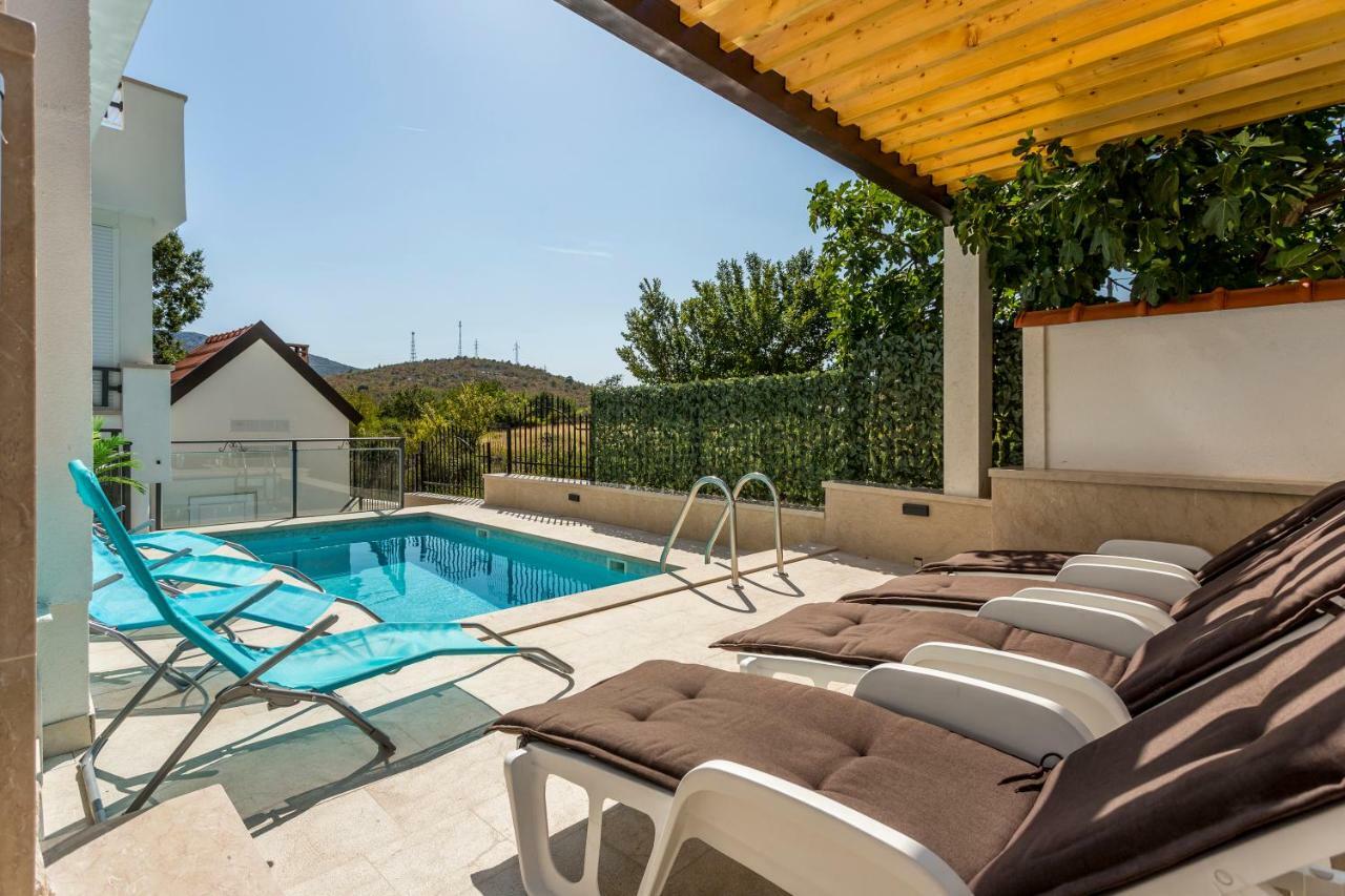 House Luce With Pool Lejlighed Čisla Eksteriør billede